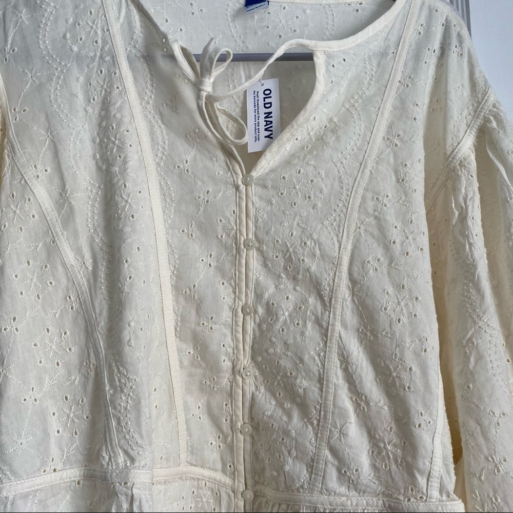 NWT - Old Navy Oversized Blouse with Embroidery Details- Size: 3X - Picture 4 of 16